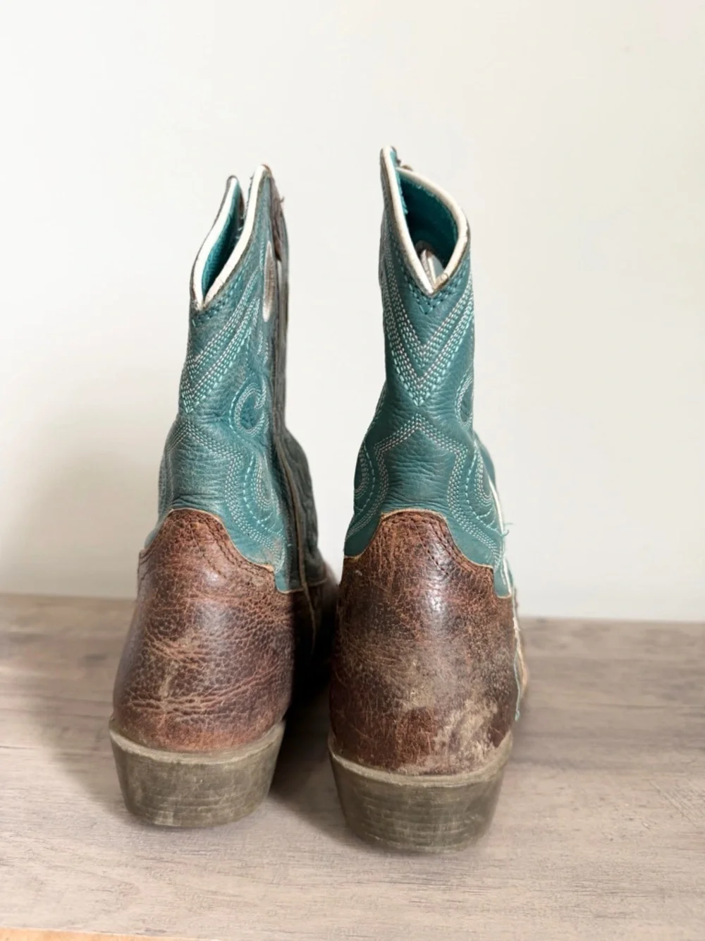 Ariat Youth Fatbaby Leather Boots, Distressed Brown Turquoise size 4